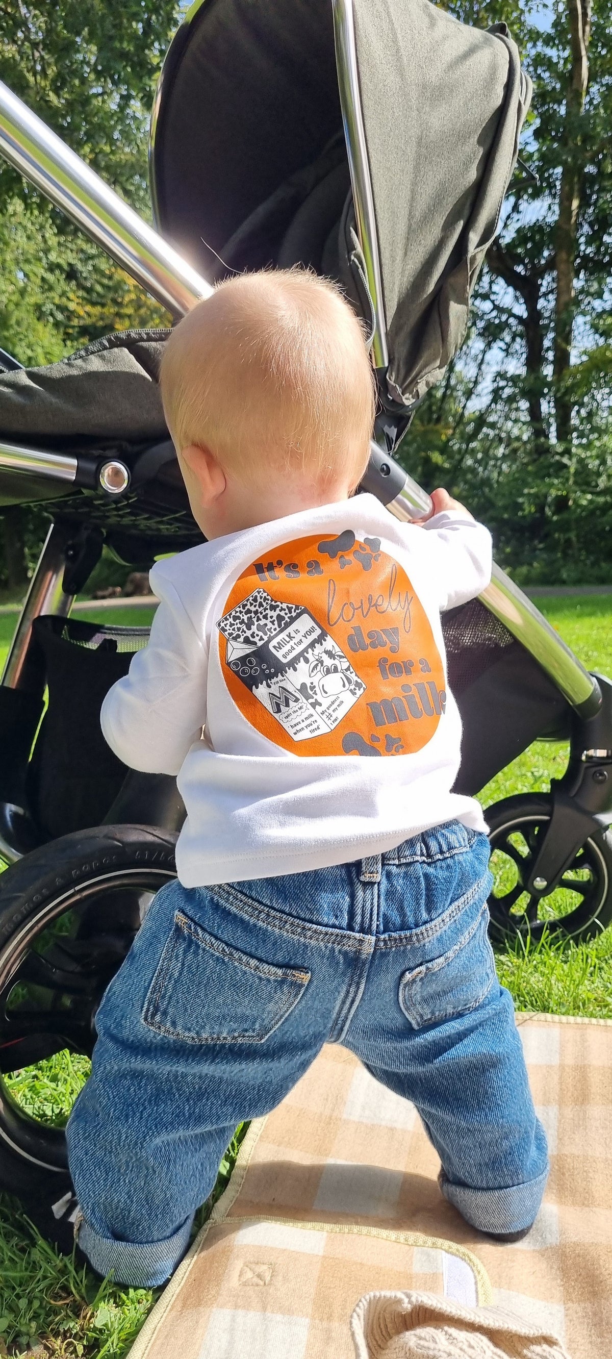 Orange ‘It’s a lovely day for a milk’ Kids T-shirt